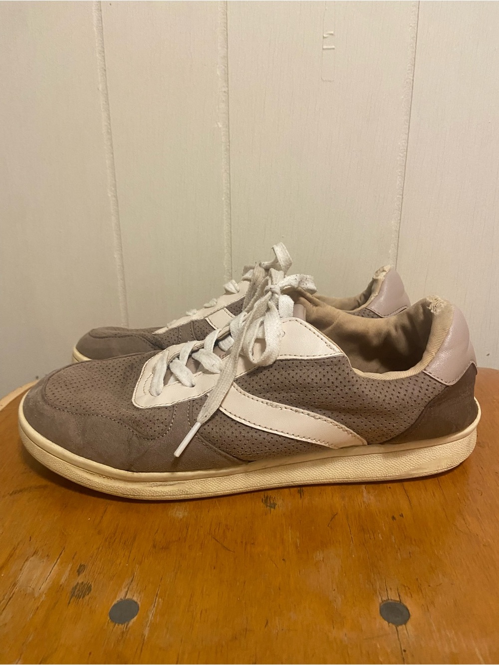 Old Navy Grunge Skater Athleisure Streetwear Taupe and White Mens Suede Sneakers